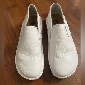 Women’s Birkenstock Callan white Pebbled Leather size 39 (8-8.5)